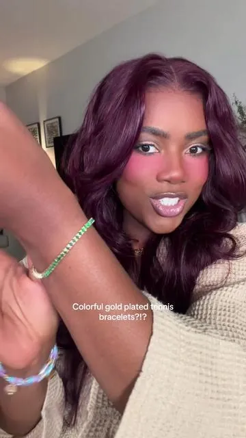 Sprinting to get the pink ones 💕😮‍💨 #summervibe #tiktokshopmemorialday #TikTokShopSummerTurnUp #affordablejewelry #highqualityjewlery 