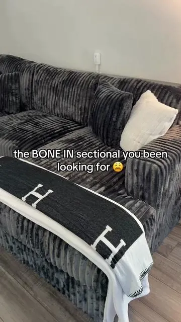 i wanted the “everybody come hang at my house” type of couch #fyp