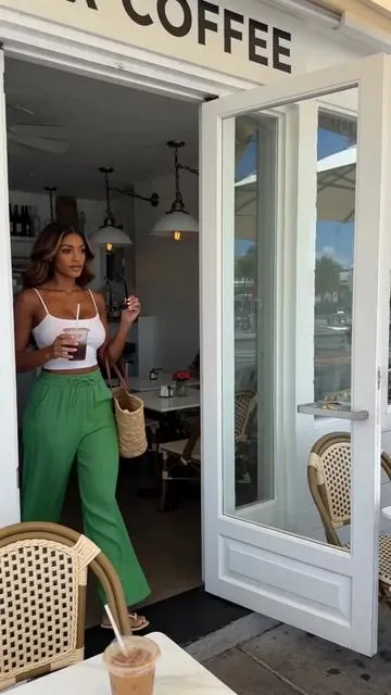 I’m obsessed with these linen pants—so lightweight, super comfy, perfect for hot summer days.#ootdinspo#ootd#fitcheck#fashiontiktok#summeroutfits#outfitinspo#cozyvibes