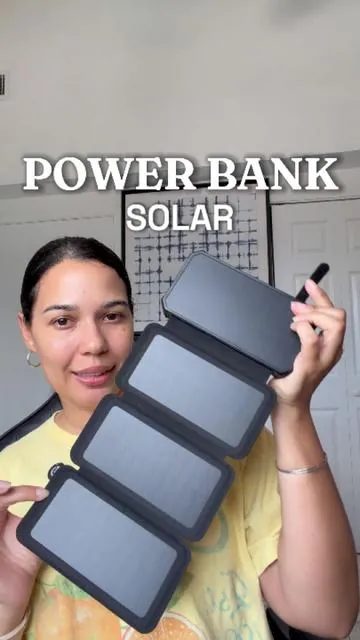Si tienes familia en Cuba, sabes la tranquilidad que da tener algo así 🙏🇨🇺 Este power bank solar carga teléfonos, ventiladores recargables, laptos y mucho más durante los apagones ⚡️ Y lo mejor: trae panel solar, cables integrados y hasta linterna 🔦☀️ De verdad siento que es de esas cosas que RESUELVEN. ❤️ . #cuba #cubatiktok #apagones #powerbank #solarcharger #cubanos #tiktokshopfind #emergencykit #hurricaneprep #portablecharger #powerbanksolar #cuban #miami #ladelentes #ladelentesrecomienda #ladelentestiktokshop #tiktokshopcreatorpicks #cargador #cargadorsolar