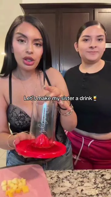 Safe to say we can be healthy and drink a good drink at the same time!  @Taste Salud  #tastesaludspotlight #TasteSaludSkinBeauty #TasteSalud #CheersToHealth #tiktokshopdealsforyou 