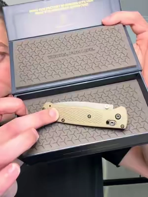 This is the new bug out bench made #benchmade #edcknife #pocketknifes 