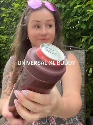 Don’t be like her! Get the right drink cooler in time for summer festivities!😉🌞 @Frost Buddy  #frostbuddy #universalxl #koozie #drinkcooler 