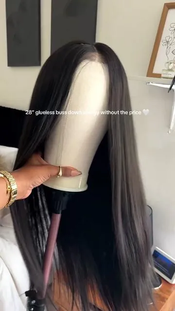 Don’t miss the sale! #frodiohair #bussdownmiddlepart #straightwig #longwig #gluelesswigs 