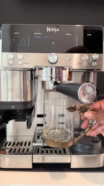 #ninjaluxe #espressomachine #athomecoffee #personalbarista #tiktokshopfinds 