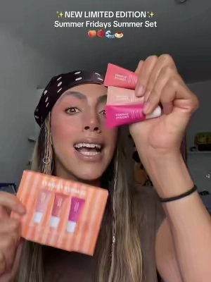 You’re gonna be obsessed with these new flavors! @Summer Fridays launched new mini lip balms in berry sorbet, sea salt caramel, and peach granita🍑🍓🌊🍮 #summerfridays #summerfridayslipbalm #summerfridayslipbutterbalm #lipbalm #tiktokshopdealsforyoudays 