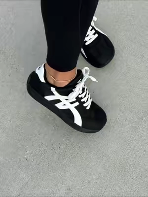 #widetoebox #widefootfriendly #wideshoes #comfyshoes 