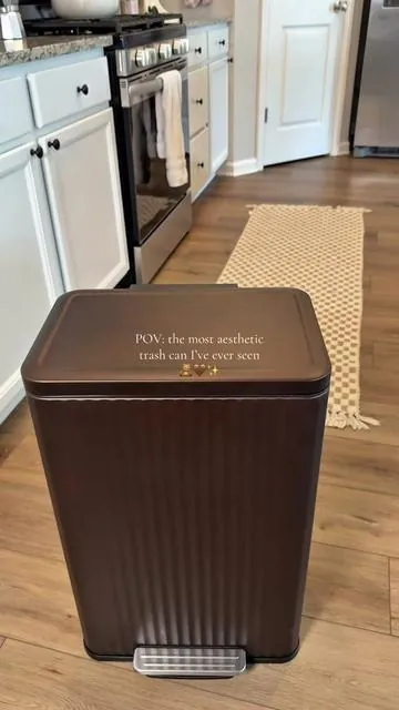 ITS SO CUTE #garbage #trashcan #aesthetic 