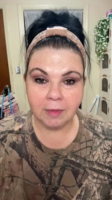 At 53 with dry skin and I can use a powder foundation and look like my skin is flawless @SKINTIFIC US Store #skintificcushion #PowderFoundation #MakeUpOver40 #MatureSkinMakeup #FlawlessFace 