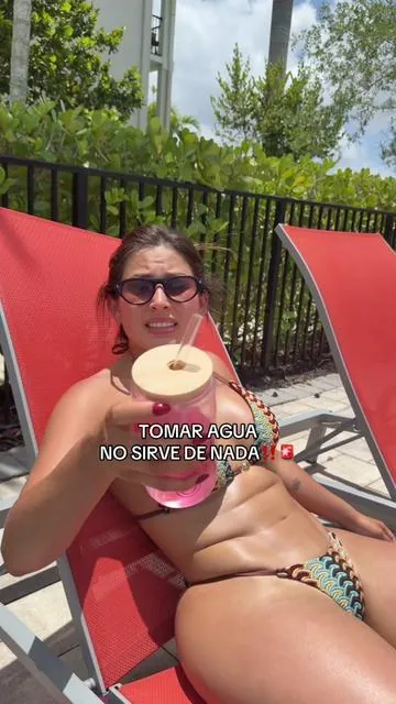 Tomas agua y sigues con sed? Te la pasas con ganas de hacer pipi? DEJA DE TOMAR SOLO AGUA Y ESCUCHA ESTO‼️  #electrolytes #electrolitos #water #dealsforyoudays #tiktokshopcreatorpicks AD @Nutricost 