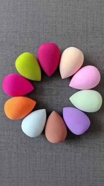 Latex sponges irritate sensitive skin easily. This latex-free sponge is gentle and safe for all skin types to use.#MakeupSponge #LatexFreeSponge #BeautyBlender #MakeupTools #BEAKEYBeauty