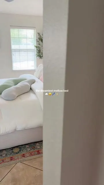 When your bed is so comfy that you never wanna leave >> @Mellow Sleep #mellowsleep #pillows #tiktokshopcreatorpicks #dealsforyoudays 