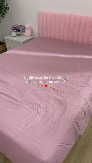 One day she’s your baby…the next she’s picking out bow bedding for her big girl room 💗Making her first big girl room feels a little emotional not gonna lie 💕 #biggirlroom #beddinginspo #cozybedroom #pinkaesthetic #roommakeover 