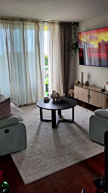 moderniza tu casa! las alfombras del tamaño correcto,  levantan cualquier espacio. Esta maravilla la puedes encontrar de diferentes colores. Un solo cambio y tienes una decoración estrella. #contentcreator #alfombras #decoration #decor #SummerVibes 