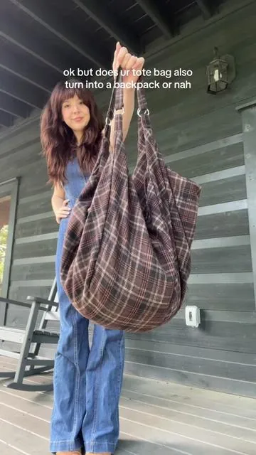 I can fit my whole life in this bag it’s amazing 