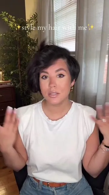 Bixie hair styling with 1 tool ✨ (Also using @Oribe texture spray)  #wavytalk #pixie #bixie #shorthair #hairstyling 
