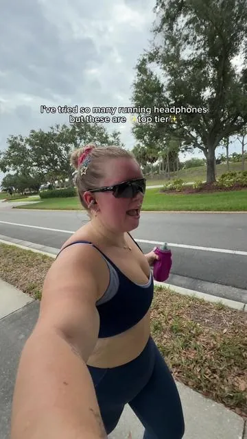 the best headphones are the ones you forget you’re wearing bc they’re so lightweight- these literally changed the game for me don’t ever tell me I didn’t put yall on 🤣 #runtok #runner #headphones #runninggear #beginnerrunner 