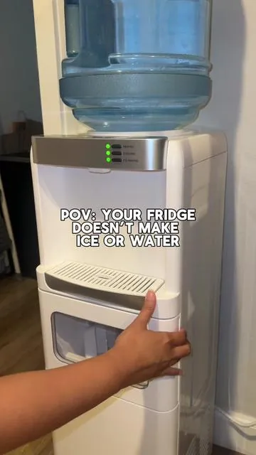 A water dispenser that also makes ice?! #waterdispenser #icemachine #homeappliances #homeimprovement #dealsforyoudays 