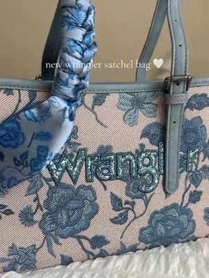 the prettiest new wrangler bag 😍 #wrangler #purse #shoulderbag #wranglerpurse #westernfashion 