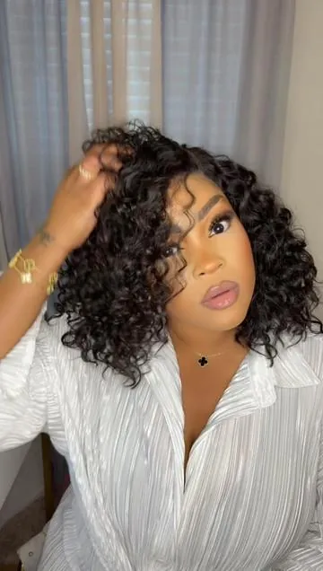 Curly Bob 😍 • • • @FRODIO  • • #SummerVibes #DealsForYouDays #frodiohair #bighair #foryou 