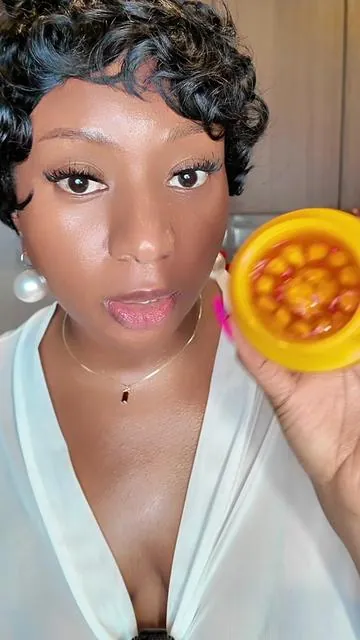 Skin brightening, capsule cream mix, and match set. Helps with hyper, pigmentation, uneven skin tone, discoloration aged spots, dark spots, glass, skin lump skin, and will give your skin a more supple and plump look. 