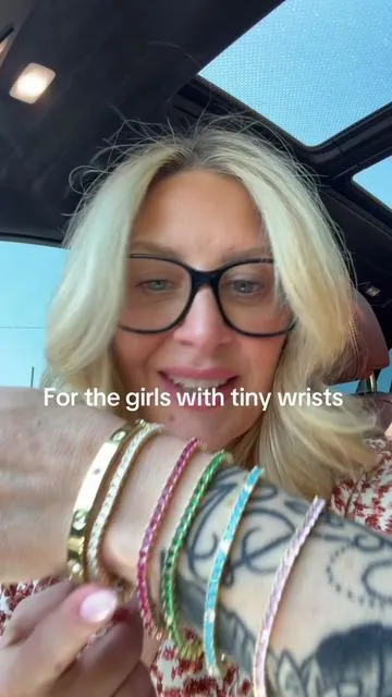 Tiny wrists. No problem. These tennis bracelets have options 😁#dealsforyoudays #pavoi #tennisbracelet #tiktokmademebuyit 