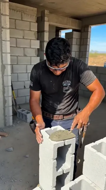 Protege tus ojos y luce genial al mismo tiempo! Tenemos muchos estilos y colores diferentes. ¡Consigue los tuyos hoy!z87+#construction #Summervibes #bluecollar #safetyglasses