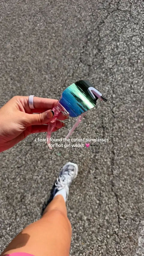 I was looking for sunglasses for my walks, beach days, & being outside more… but I didn’t want something that looked overly sporty. These ended up being the perfect mix of active & cute, & now they somehow make it into my bag every time I leave the house ☀️🩷 #Hotgirlwalk #walkingessentials #outdoorstyle #activelifestyle  #dealsforyoudays  