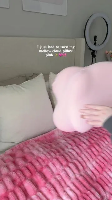 mellow dropped new colors of their cooling pillow cases and I had to get pink 💗 #mellowsleep #pillows #coolingpillowcases #pinkbedroom #tiktokshop 