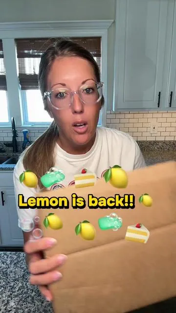 Cleaning is fun when it smells good! 🍋  #cleaningtiktok #cleaningbundle #cleantok #cleanhouse #dealsforyoudays 