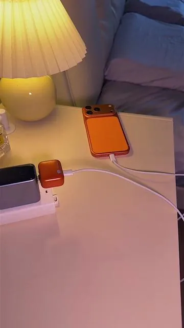 This is a true physical power cutoff module.#iphonecharger #charger #iphonehacks #TechGadgets #batteryhealth 