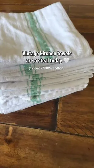 Grab up these vintage dish towels before the sale ends! #kitchentowels #dishtowels 
