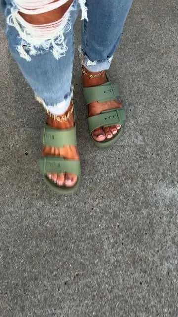 @Crocs  Brooklyn Buckle Flats #crocs #crocssandals #twostrapsandals #tiktokshopcreatorpicks #dealsforyoudays 