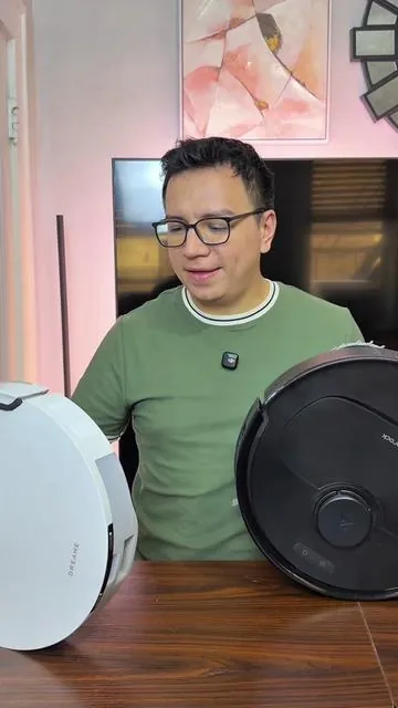 Ahora entiendo por qué tanta gente está cambiando a una aspiradora robot 😳🤖 Aspira, trapea y lo mejor es que prácticamente hace todo sola. Honestamente lo que más me sorprendió fue que puede almacenar la suciedad por hasta 120 días sin tener que vaciarla 👀 #cumplidoportiktok #RobotVacuum #HomeFinds #SmartHome #summervibes 