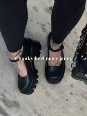 True to size 🖤 #maryjaneshoes #altoutfits #darkaesthetic #darkoutfit #maryjaneshoesoutfitideas 