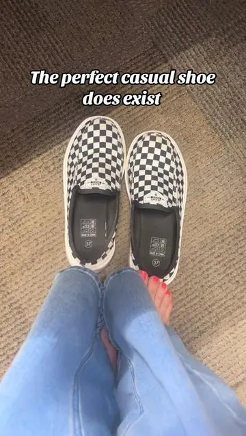 When I want to be comfy and casual at the office ✨ #tiktokshop #creatorsearchinsights #shoes #fyp #casual check out the link !