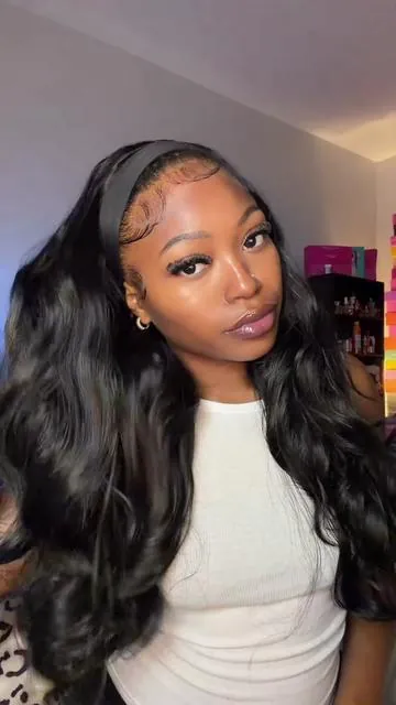 This wig was so cute and easy! A quick style for any occasion 😍  #headbandwig #wiginstall #hairinspo #syntheticwig #bodywave 