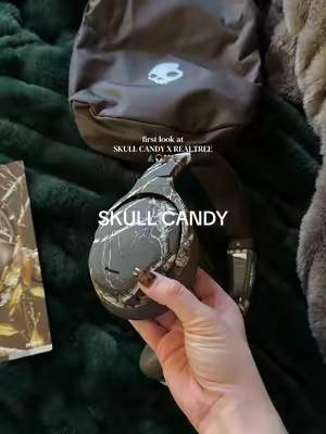 wow.. they’re are STUNNING 🤯🪾✨ @Skullcandy #skullcandy #headphones #noisecancelling 