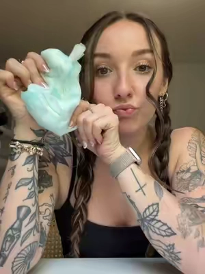 This squishy are you jokingggg I need more. Buy 2 bc you’re gonna wanna do it again #squishy #squishies #squishytoy #dealsforyoudays #asmr 