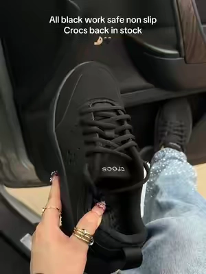 @Crocs #summervibes #dealsforyoudays #crocsworkshoes #crocsontheclock #crocsgang 