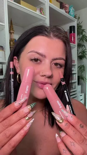 The perfect nude lip combos 😮‍💨👏🏼 @Point of View Beauty #povbeauty #contourit #mikaylanogueira #ampit #nudelipcombo 