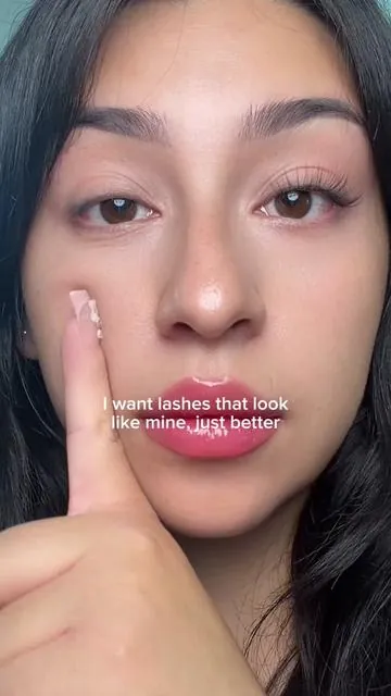 I want lashes that still look like my real lashes… just better ✨🤍 These give the perfect natural, wispy look without looking fake or overdone. The kind of lashes that have people wondering if they’re actually yours. 👀 #selfadelashes #gluelesslashes #diylashes #naturalladhes #lashhacks 