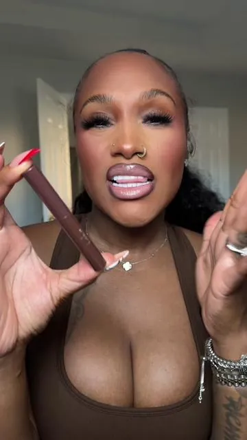 @Laka US omgggggg I need every stain now. #lipstain #lipliner #liplinerhack #lipcombotutorial #dealsforyoudays 