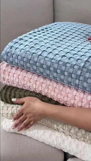 Bamboo cotton waffle blanket 🌿✨ Soft like cotton, cool like bamboo — breathable, lightweight, and perfect for cozy comfort on warmer days 🛏️ #blanket #BedsureMessyAestheticChallenge #BohoBedSet #BedsureComforter #bedsure #cozyvibes #fathersday #summervibe #summervibes☀️ #SummerWins#DealsForYouDays