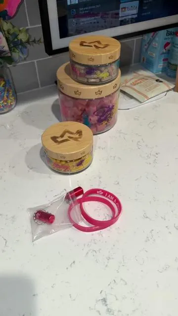 7647741274786729247