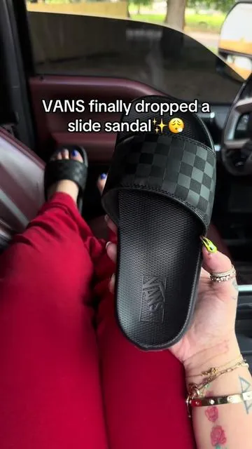 Vans new checkered slide sandals @vans 🖤✨