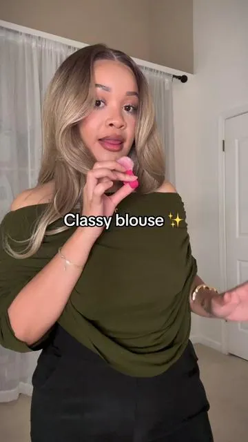 #classyfemininestyle #classytops #classyblouse #femininetops #elegantfashion 