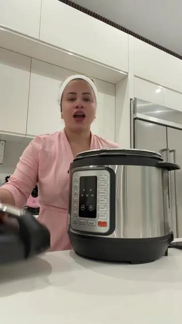 Oya de presión eléctrica ⚡️ para todo tipo de comidas y frijoles 🫘  #dealsforyoudays #oya #electricpressurecooker #cocina #comida 