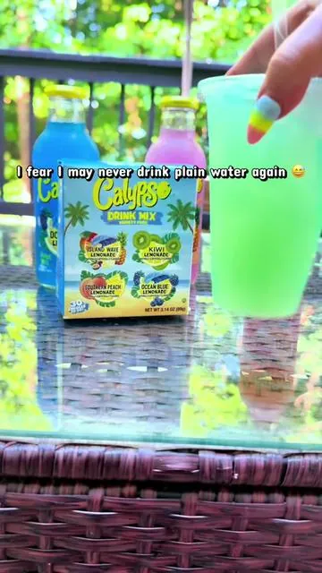 Calypso drink packets, lemonade drink mix, hydration goals, flavored water packets, water enhancer, summer refreshment, easy hydration, drink mix sticks, affordable drinks, lemonade obsession, water challenge, TikTok favorites @Singles To Go 
