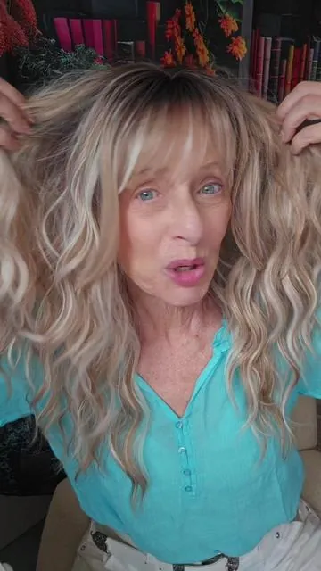 There's a reason why JBX Ossie wig is so popular!! She's budget friendly and gorgeous!! #jbextension #ossiewig #scalpiana #bangwig #normalizewigs @Jbextension.US 